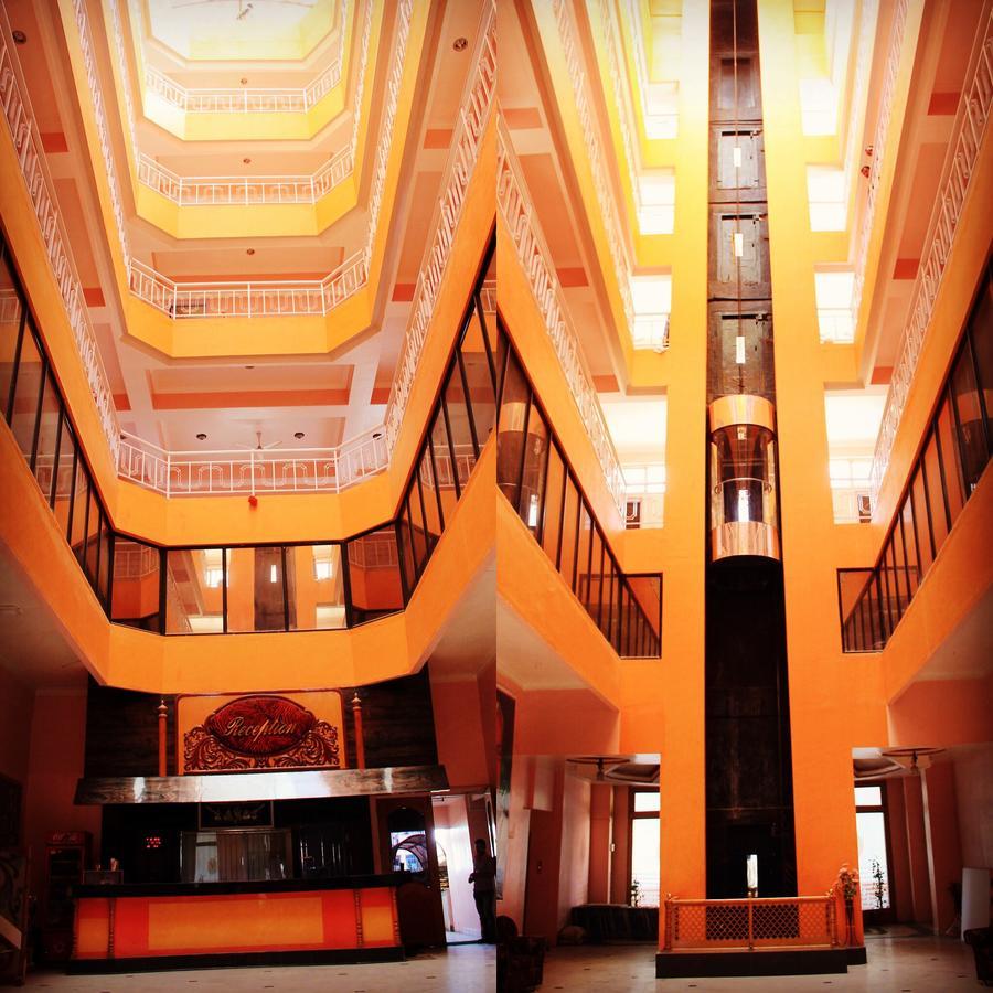 Hotel Vishwamitra Lātūr Exterior foto